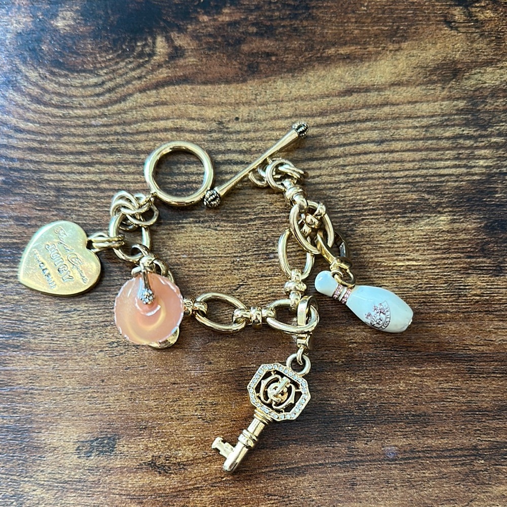 Vintage juicy couture, gold Charm Bracelet with Heart and Key